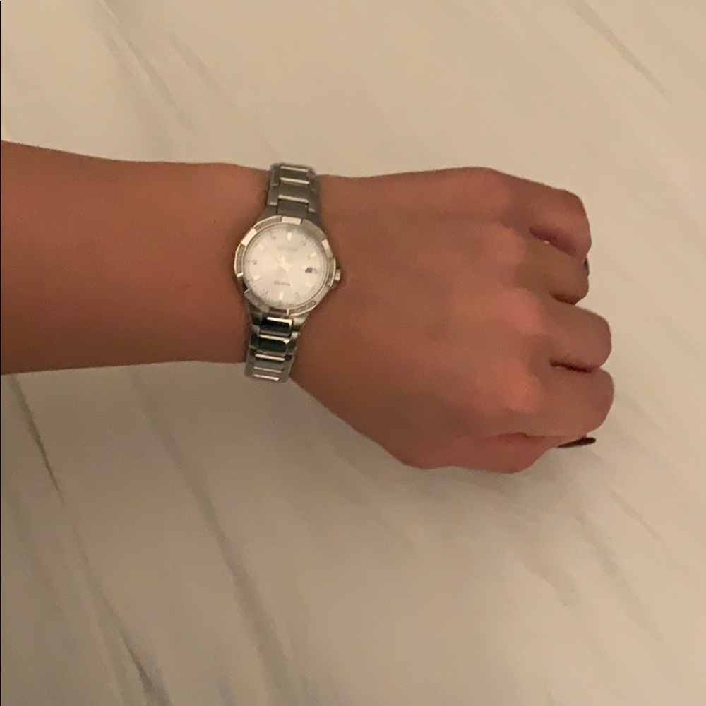 🖤Women’s Citizen Watch 🔥💯 - Picture 4 of 8